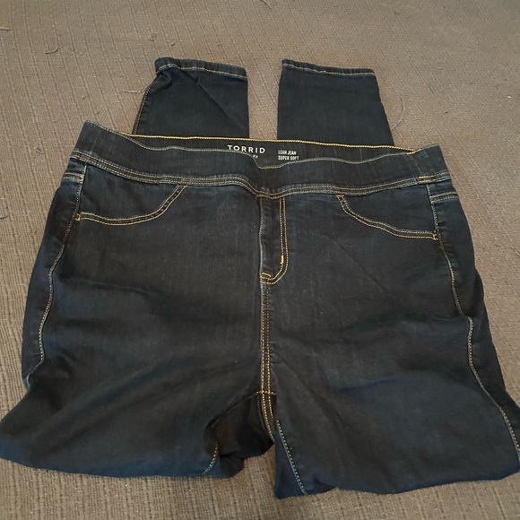 Torrid Women's Dark Wash Skinny lean Jeans - Picture 3 of 4